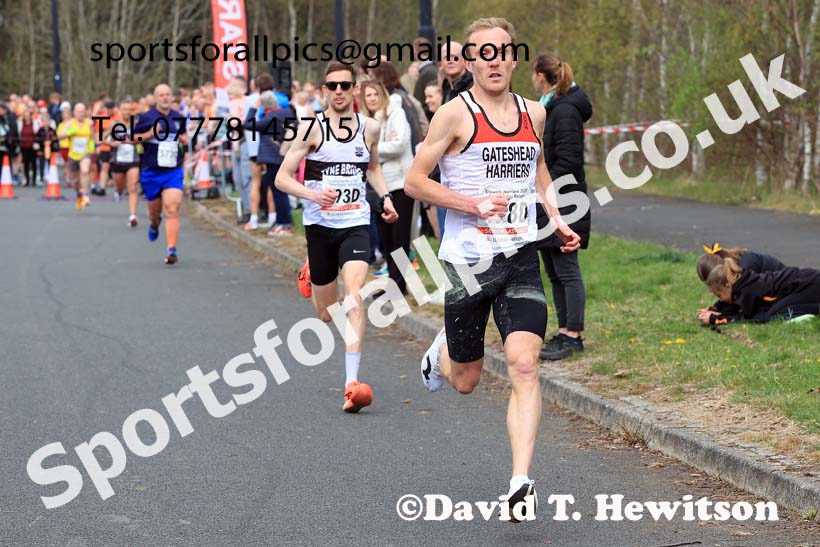 Senior mens relay, 2025 Elswick Harriers Good Friday Road Relays, Newburn, Newcastle upon Tyne. Photo: David T. Hewitson/Sports for All Pics